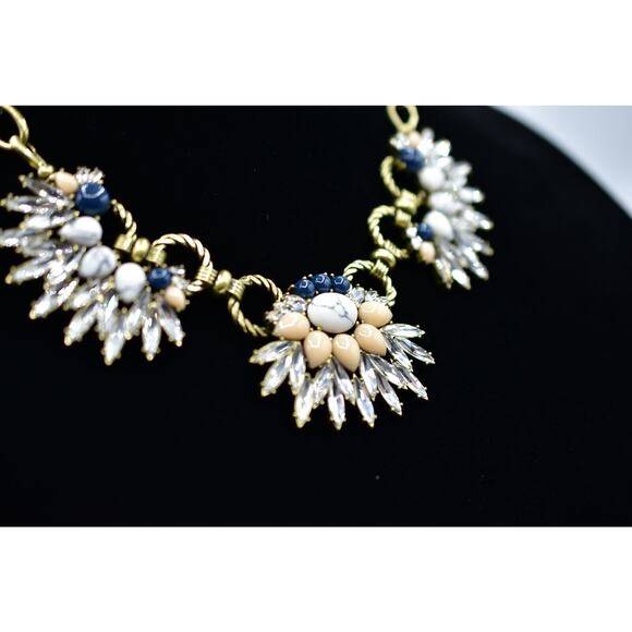 Chloe + Isabel Statement Necklace Collar Crystal Sparkling Blue White Jewels Bn7 - Picture 10 of 12